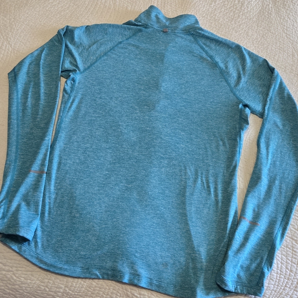 Nike Dri-Fit pullover, size medium - Picture 6 of 8